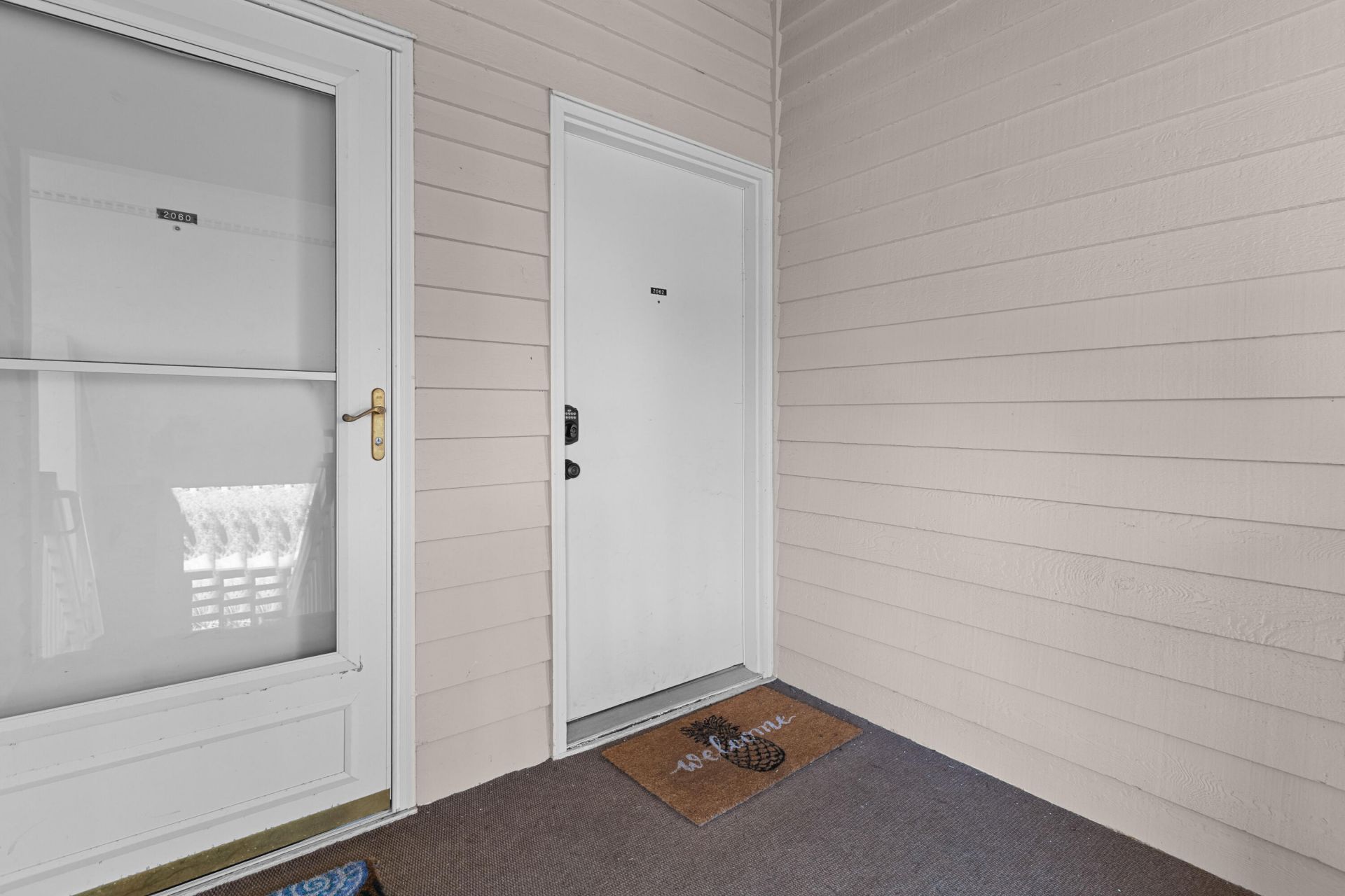 2062 Long Bend Drive Photo 7