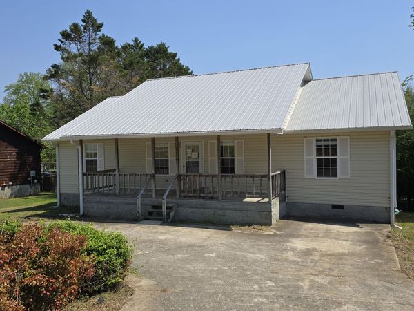 324 Circle R Drive, Benton, TN 37307