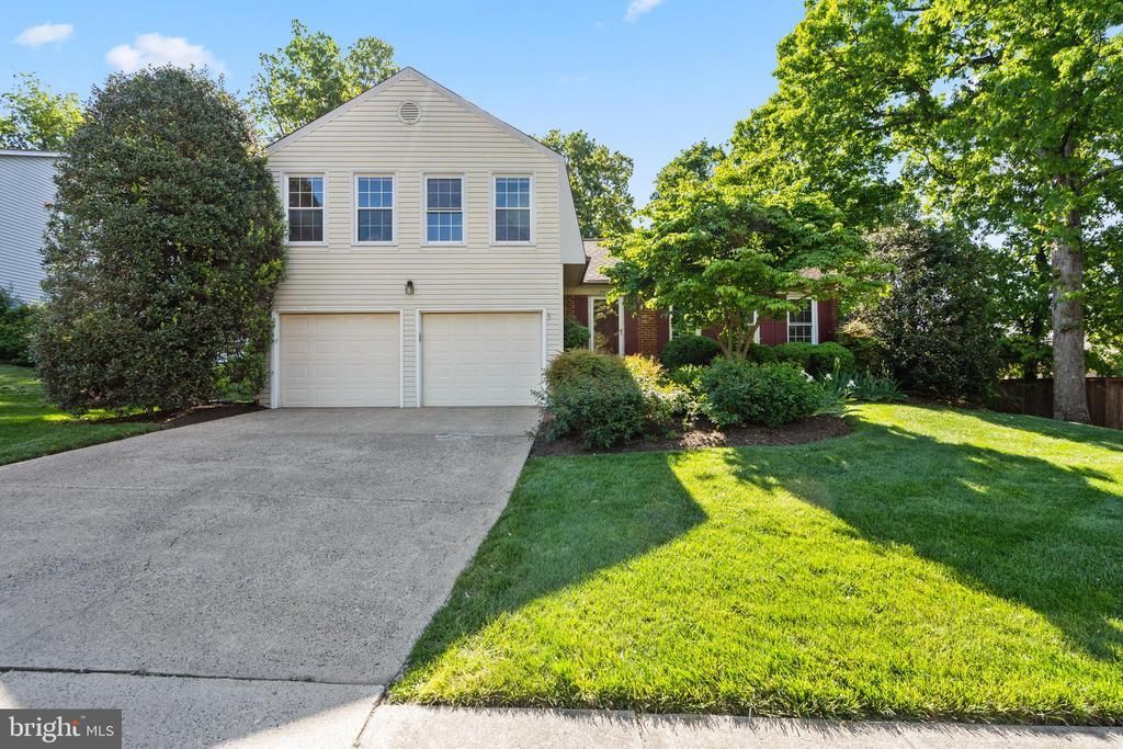 2615 Thomas Young Lane, Herndon, VA 20171 Main Photo