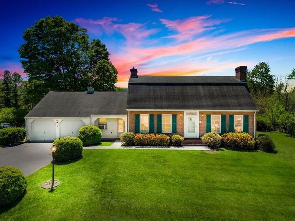 695 Wren DR , Pulaski, VA 24301