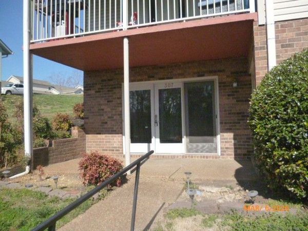 307 Village Ln W, Dickson, TN 37055
