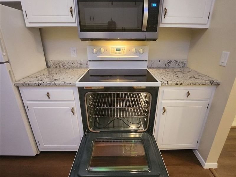 216 Moore Road, Avon Lake, OH 44012 Photo 10