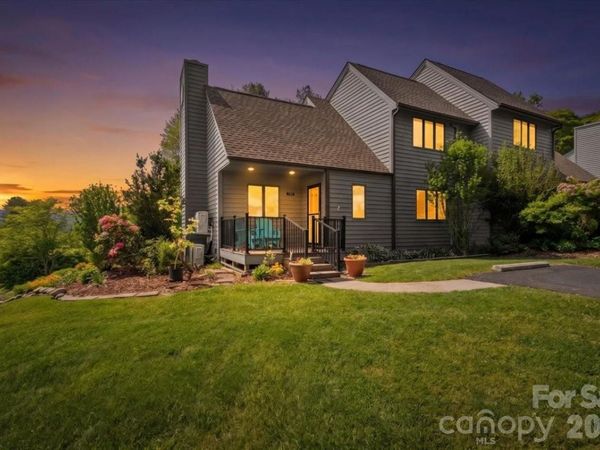 301 Robertson Street , Burnsville, NC 28714
