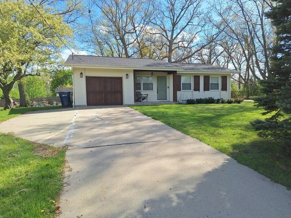 227 Juneway Terrace , Lake Bluff, IL 60044