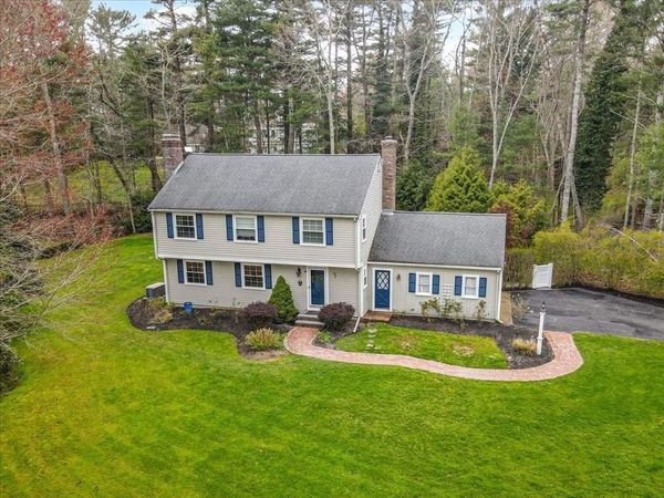 126 Flint Locke Dr, Duxbury, MA 02332