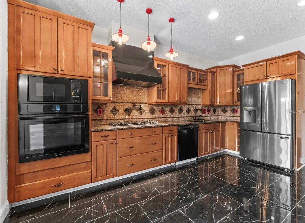 8607 51st Avenue W, Bradenton, FL 34210 Photo