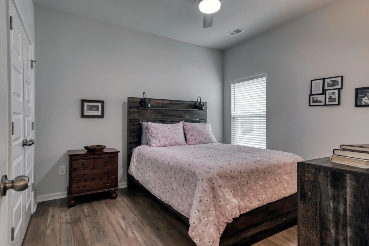 5586 Whitebark Dr. Photo 17