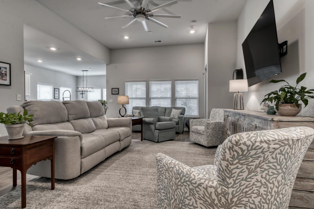 5586 Whitebark Dr. Photo 4
