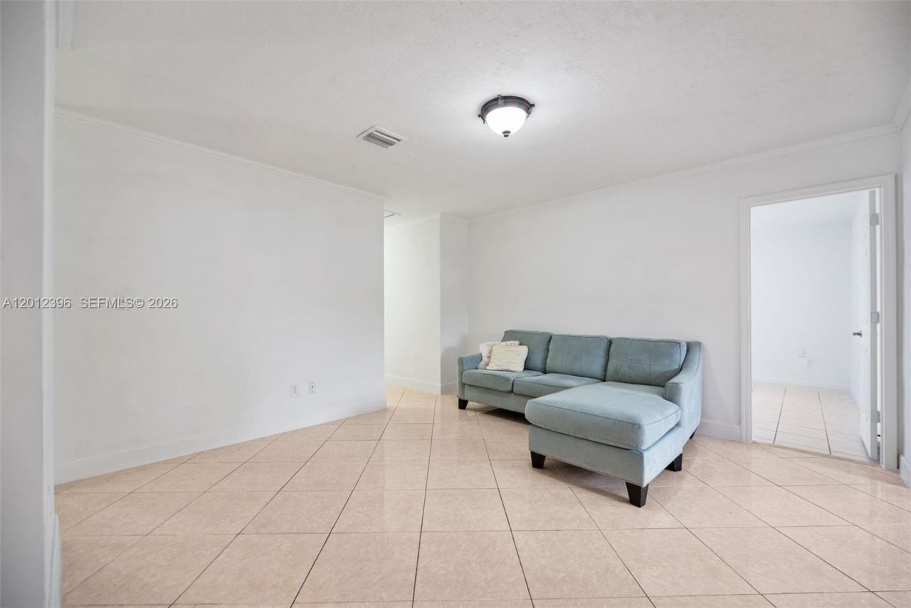 11950 SW 199th St, Unit 1, Miami, FL 33177 Photo