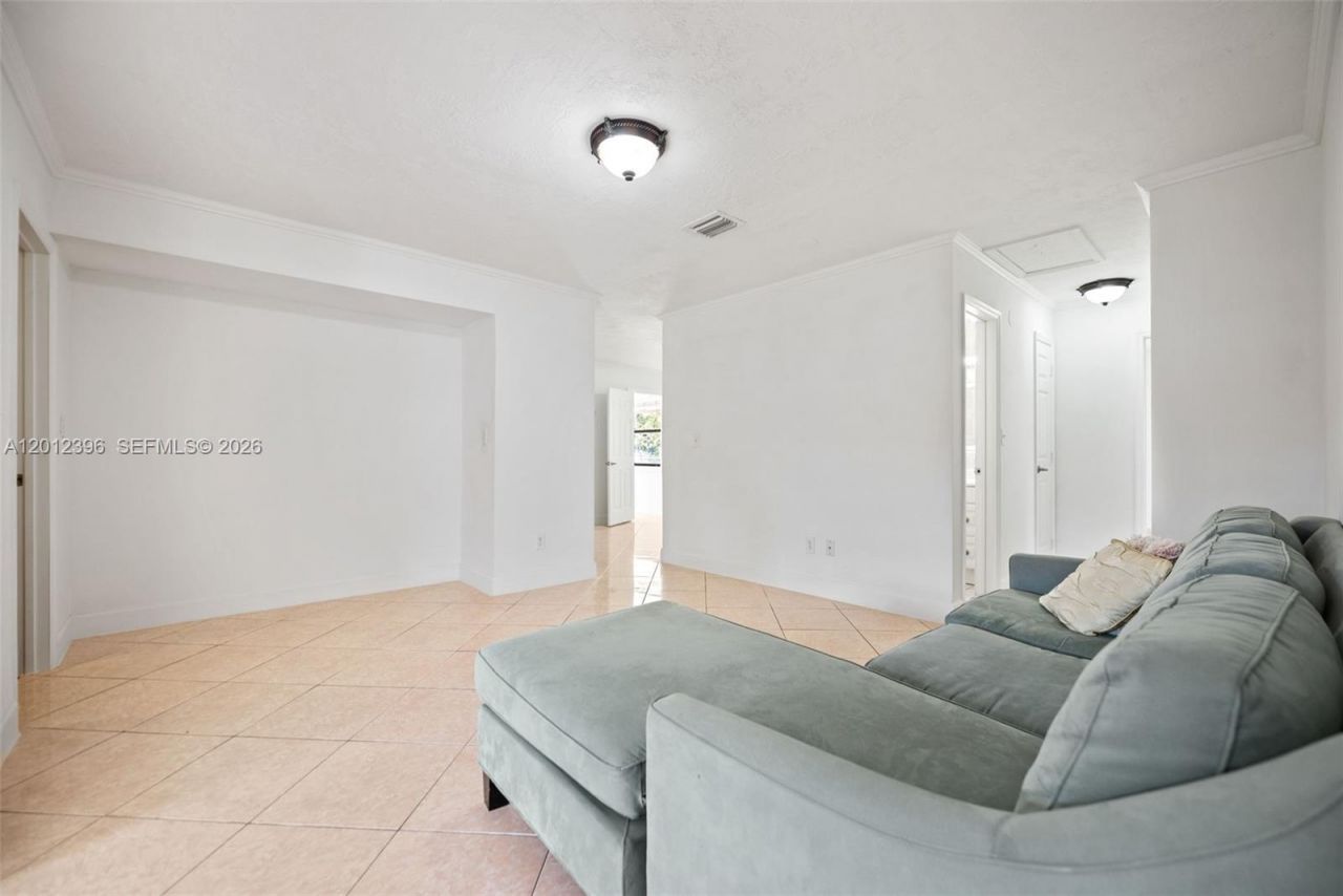 11950 SW 199th St, Unit 1, Miami, FL 33177 Photo