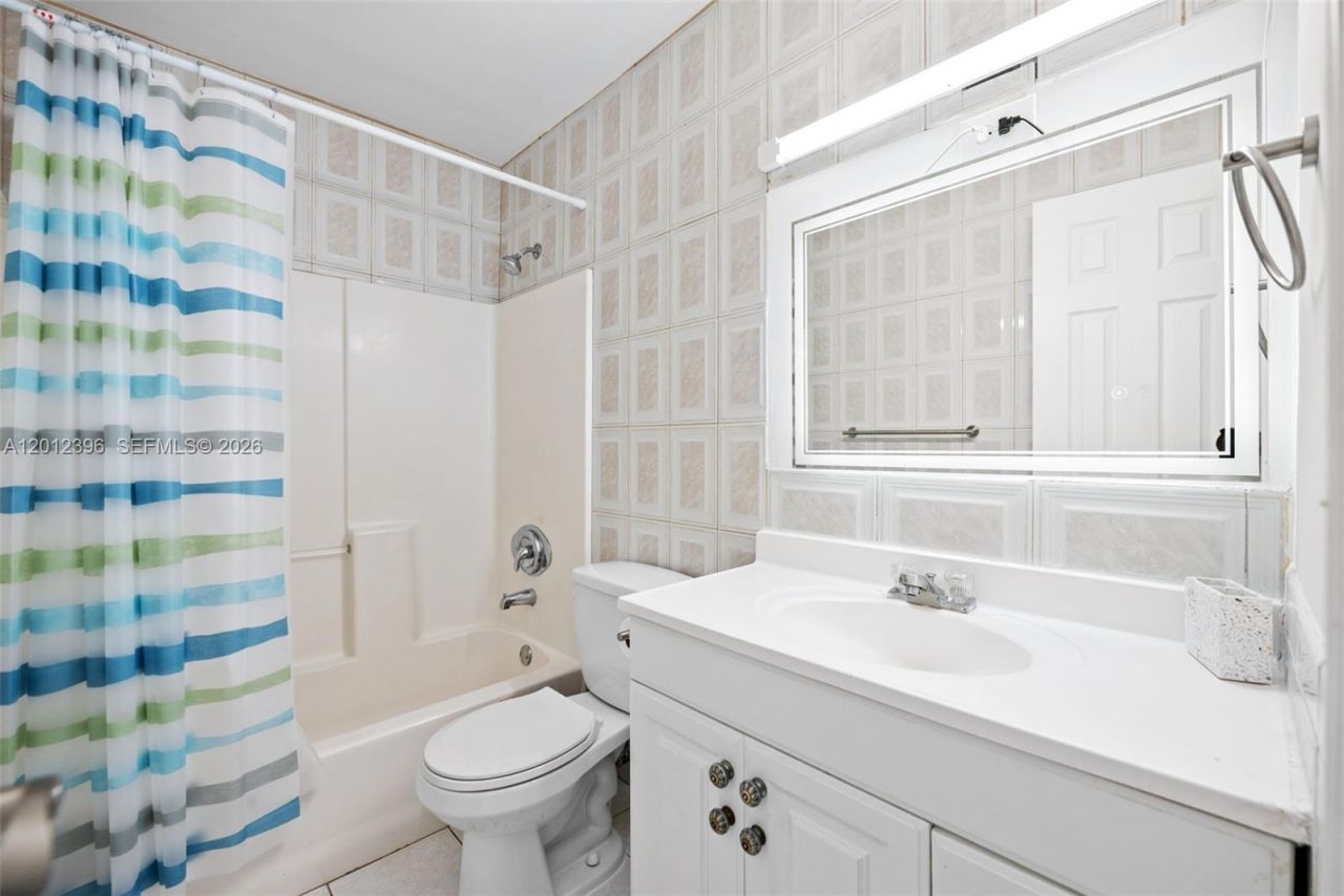 11950 SW 199th St, Unit 1, Miami, FL 33177 Photo