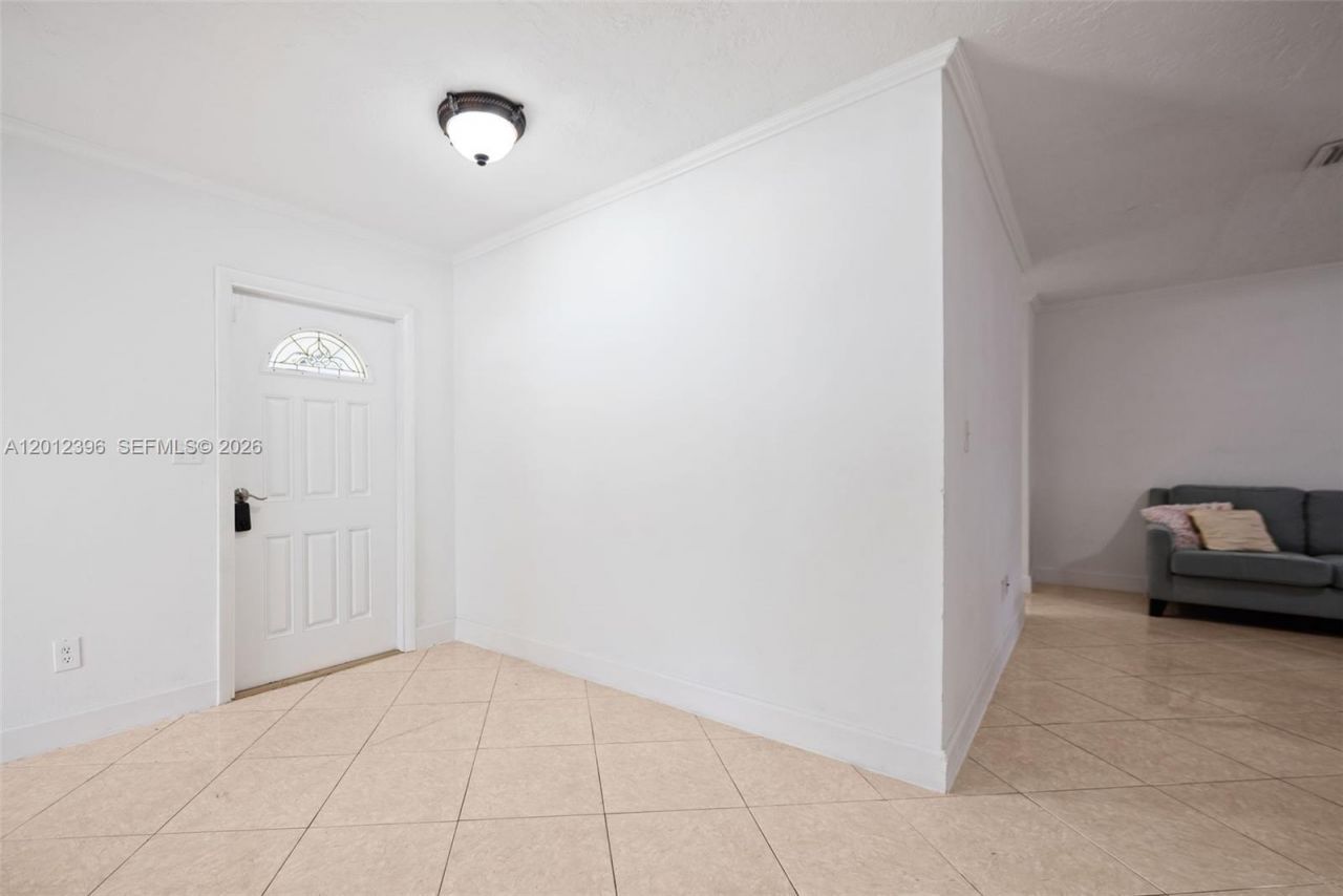 11950 SW 199th St, Unit 1, Miami, FL 33177 Photo