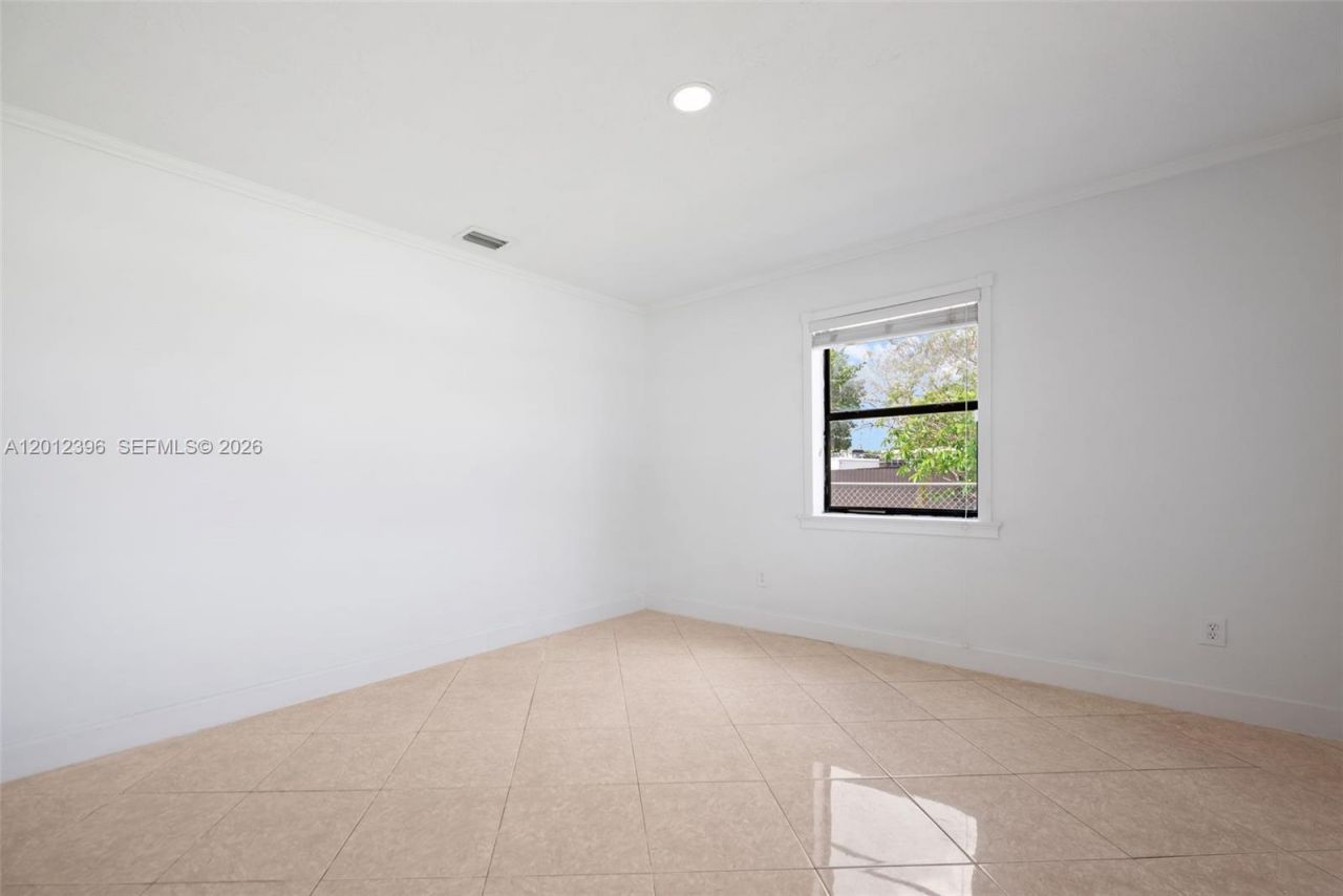 11950 SW 199th St, Unit 1, Miami, FL 33177 Photo