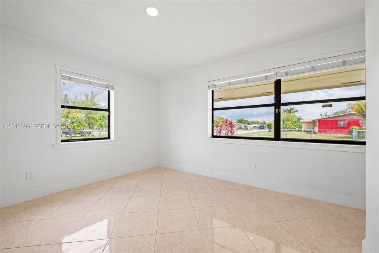 11950 SW 199th St, Unit 1, Miami, FL 33177 Photo