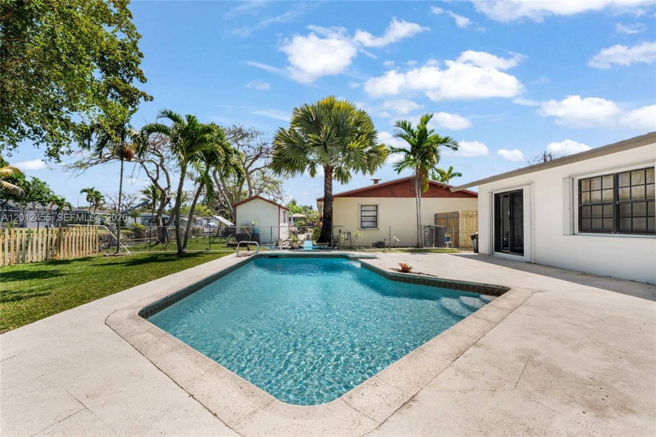 10401 SW 199th St , Cutler Bay, FL 33157 Photo