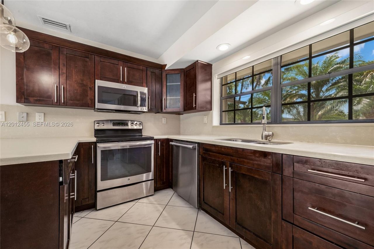 10401 SW 199th St , Cutler Bay, FL 33157 Photo