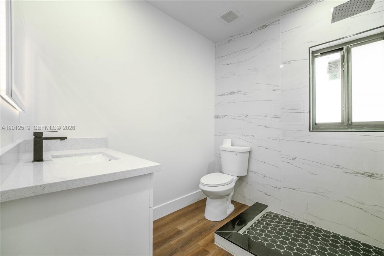 220 NW 144th St, Miami, FL 33168 Photo