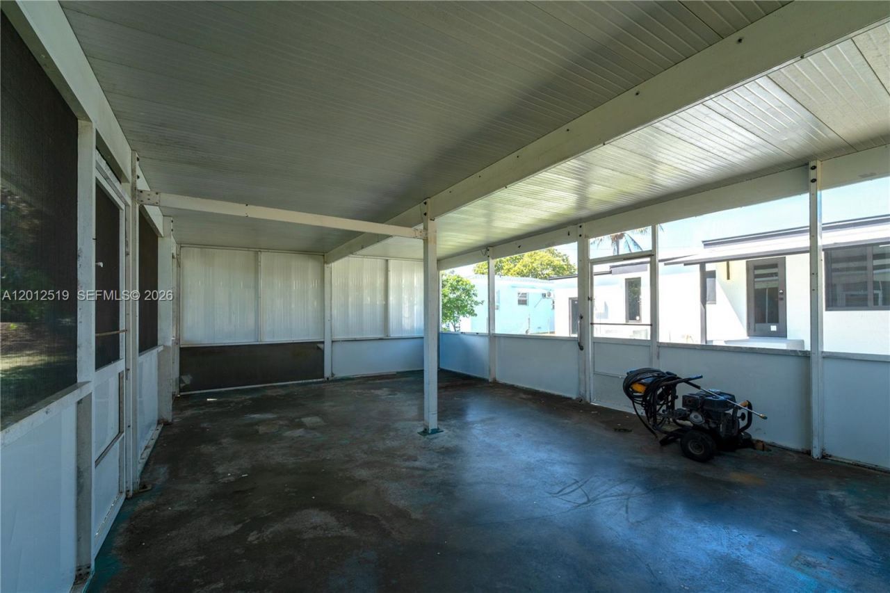220 NW 144th St, Miami, FL 33168 Photo