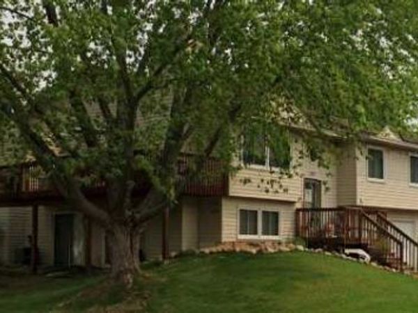 1312 Deercliff Lane, Eagan, MN 55123