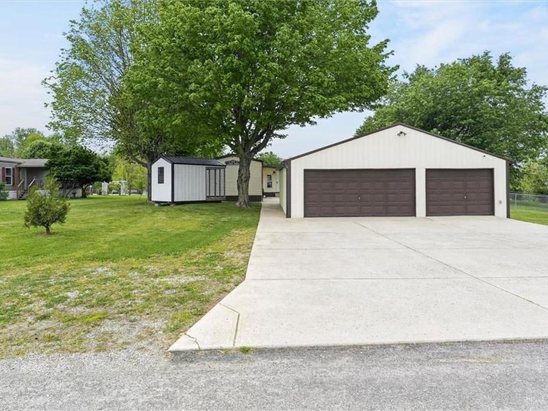 6651 Wizard Of Oz Way, Hillsboro, OH 45133 Photo 2