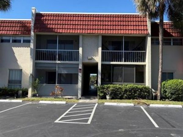 21 Jacaranda Country Club Drive, Unit 224, Plantation, FL 33324