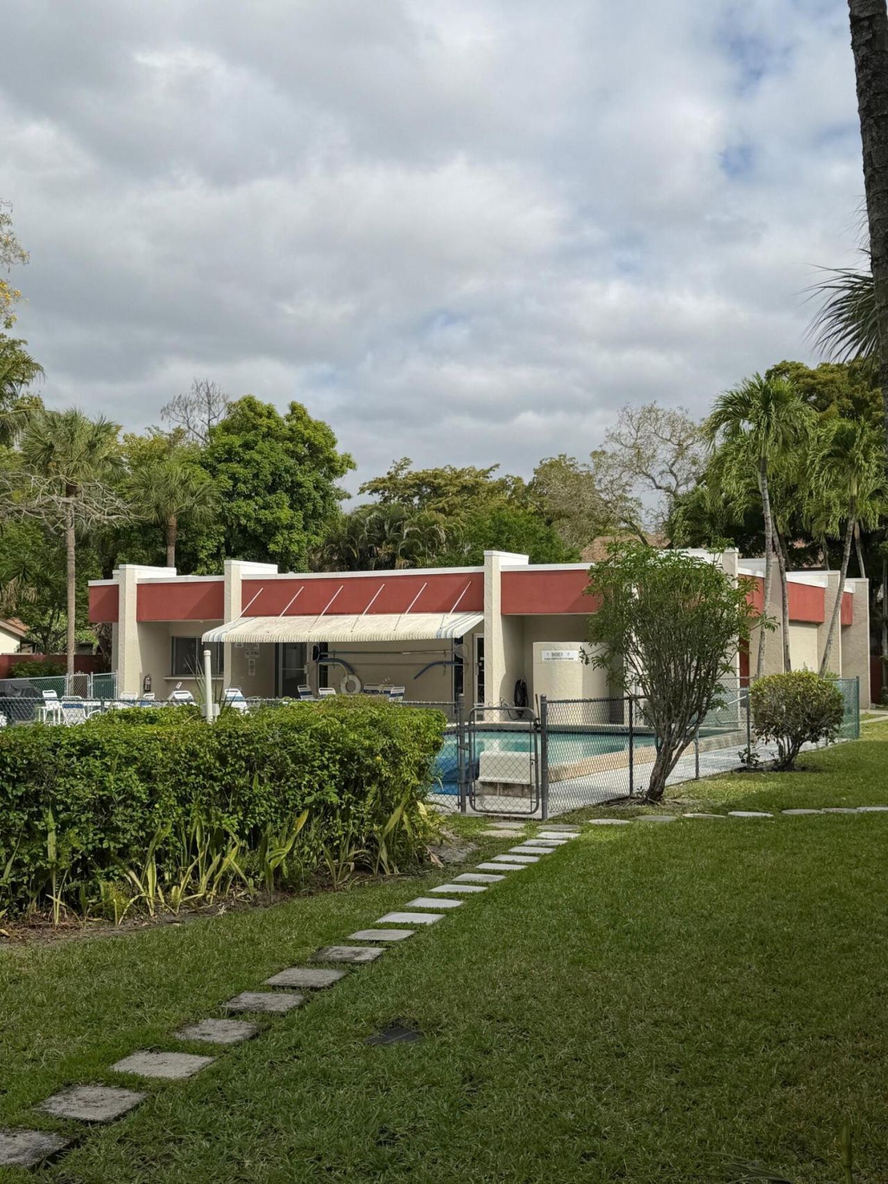 21 Jacaranda Country Club Drive, Unit 224, Plantation, FL 33324 Photo