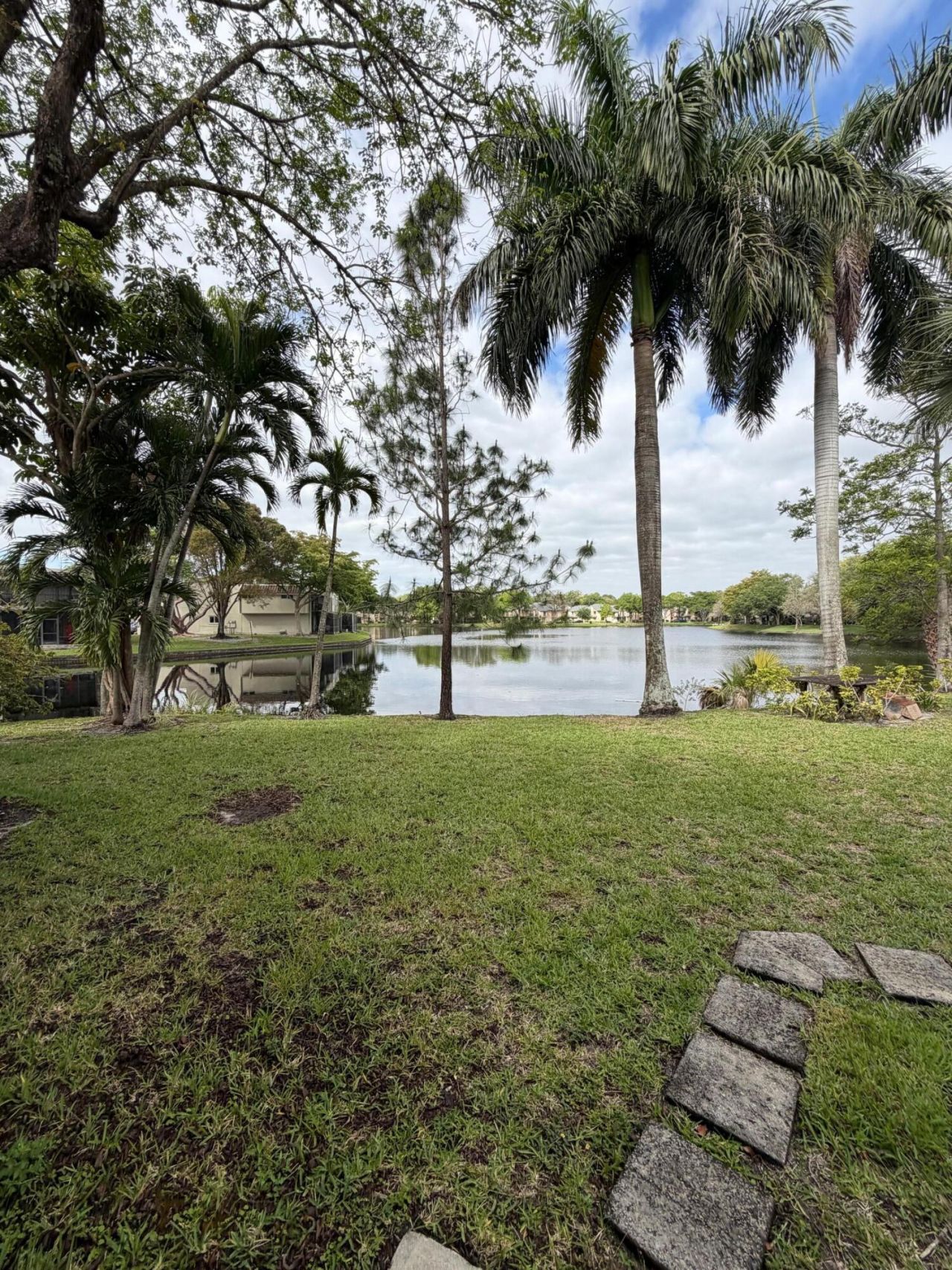 21 Jacaranda Country Club Drive, Unit 224, Plantation, FL 33324 Photo