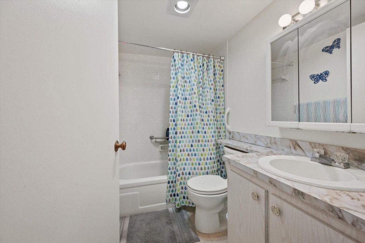 3300 Springdale Boulevard, Unit 202, Palm Springs, FL 33461 Photo