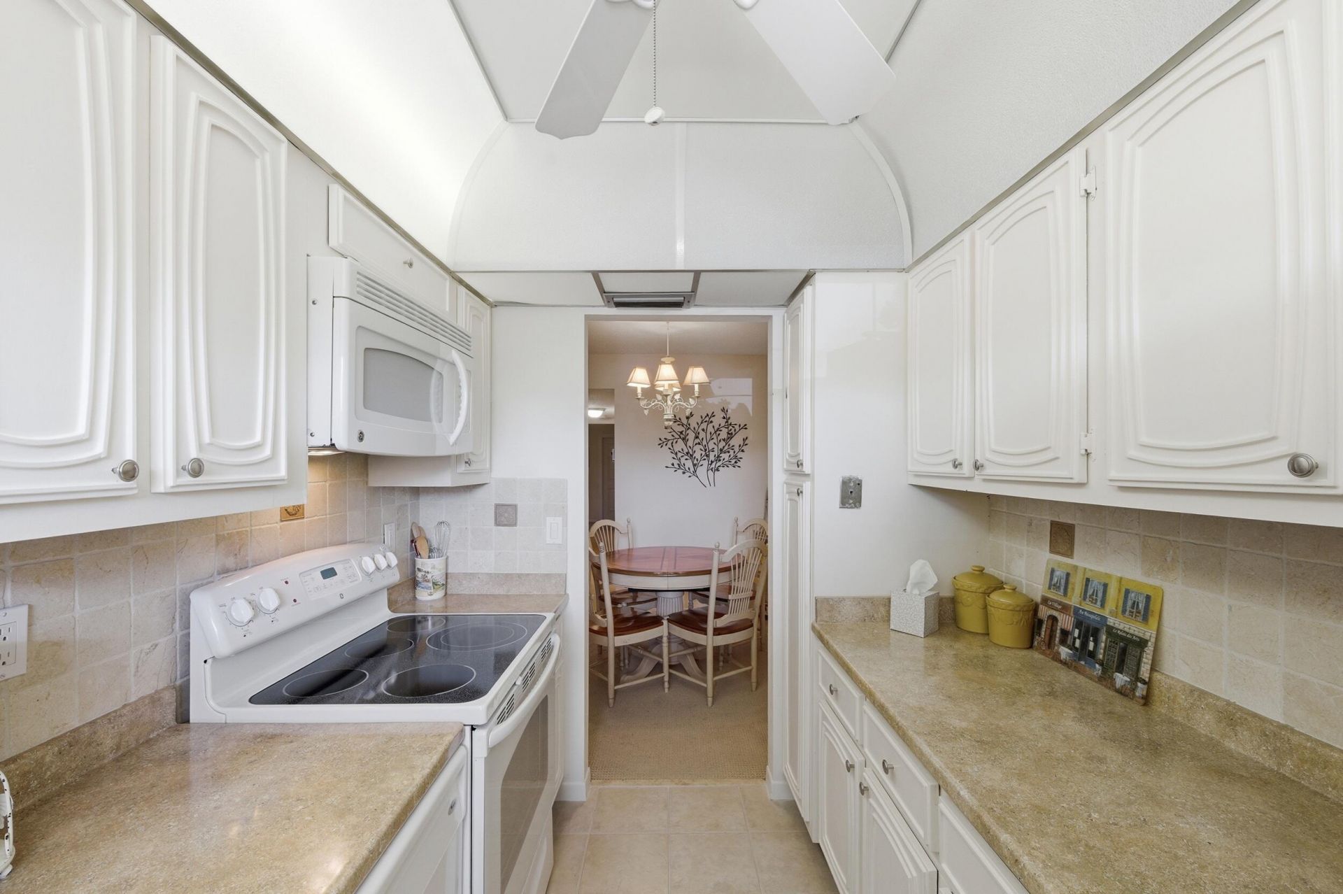 940 S Drive Terrace, Unit A, Delray Beach, FL 33445 Photo