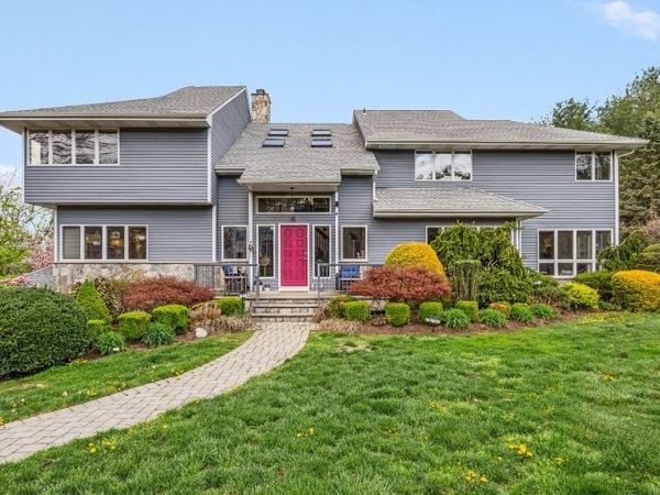 4 Chadwick Ct, Denville, NJ 07834