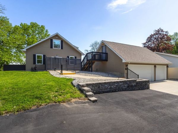 3331 Hobson Avenue, Davenport, IA 52802