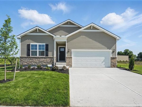 10276 Sorano Drive, Peculiar, MO 64078
