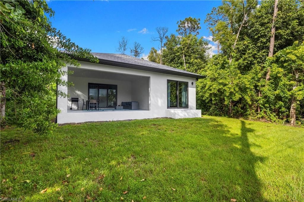 3012 Pine Tree Dr , Naples, FL 34112 Photo