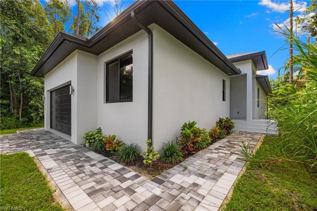 3012 Pine Tree Dr , Naples, FL 34112 Photo