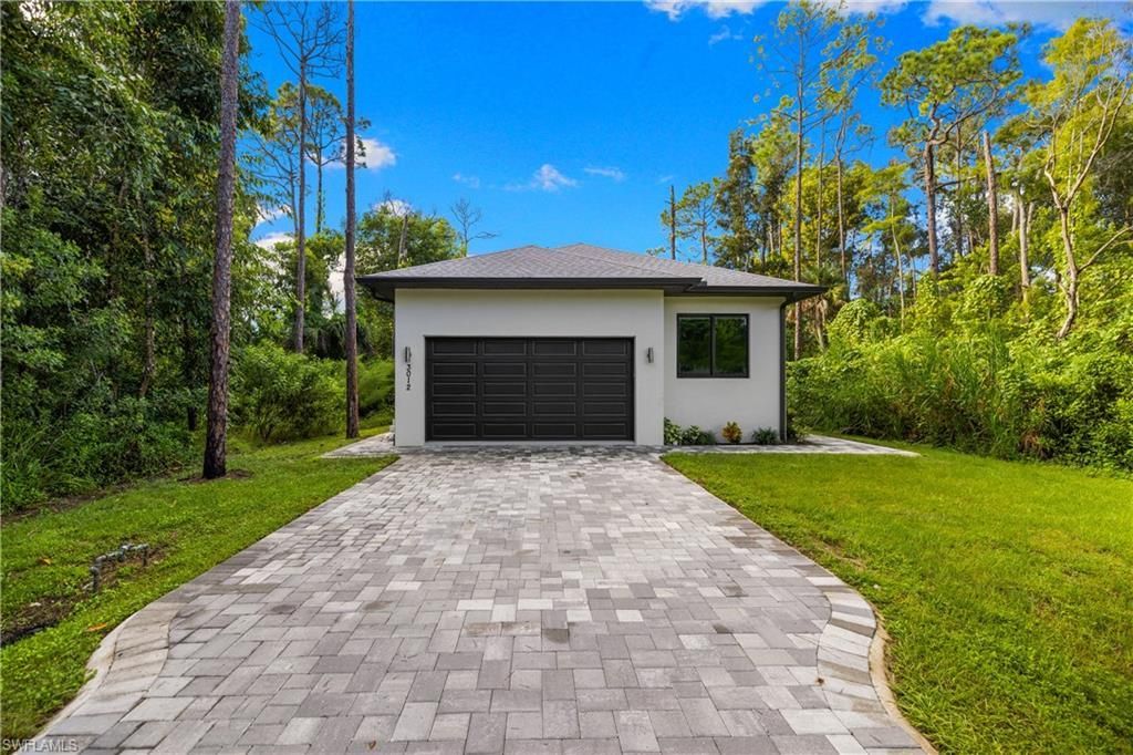3012 Pine Tree Dr , Naples, FL 34112 Photo