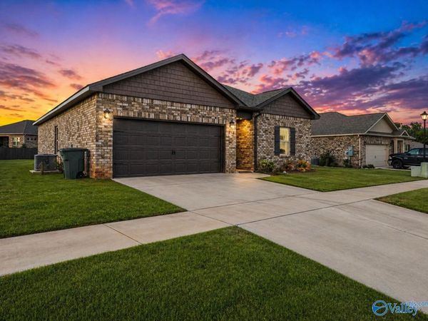 6578 Moon Crest Lane NW, Huntsville, AL 35806