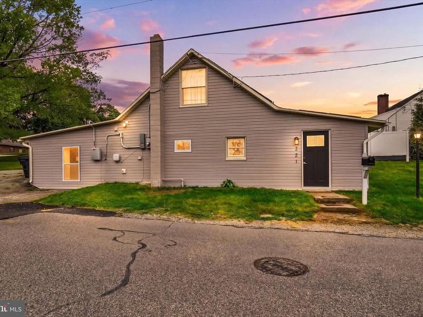 93 W High Street, Yoe, PA 17313 Main Photo