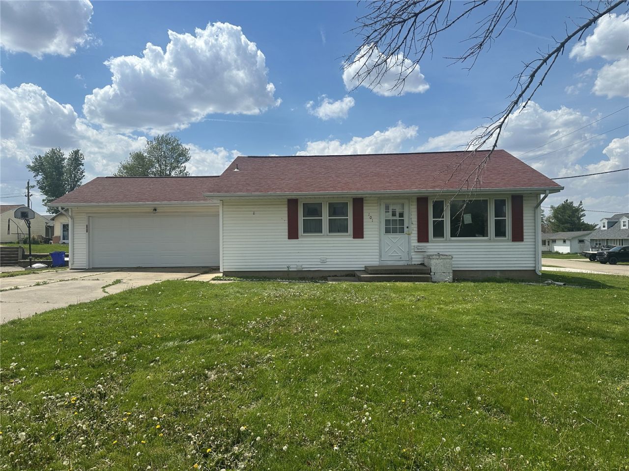 101 A Ave, Newhall, IA 52315 Main Photo