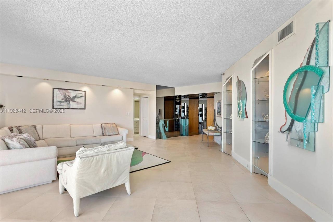 19667 Turnberry Way, Unit 11-H, Aventura, FL 33180 Photo