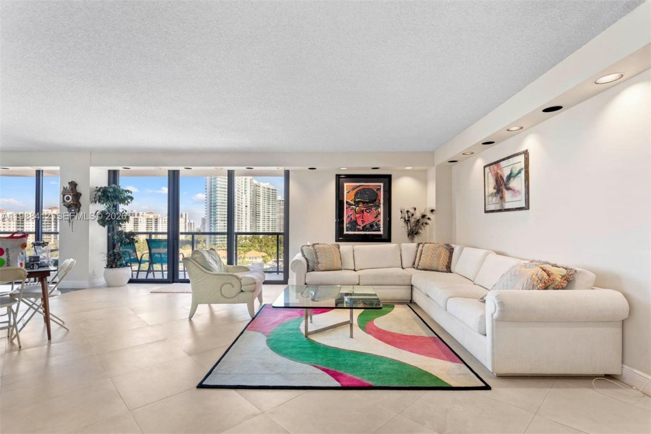 19667 Turnberry Way, Unit 11-H, Aventura, FL 33180 Photo