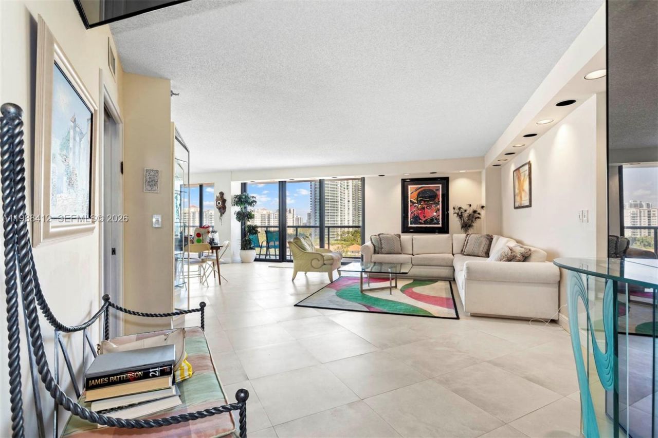 19667 Turnberry Way, Unit 11-H, Aventura, FL 33180 Photo