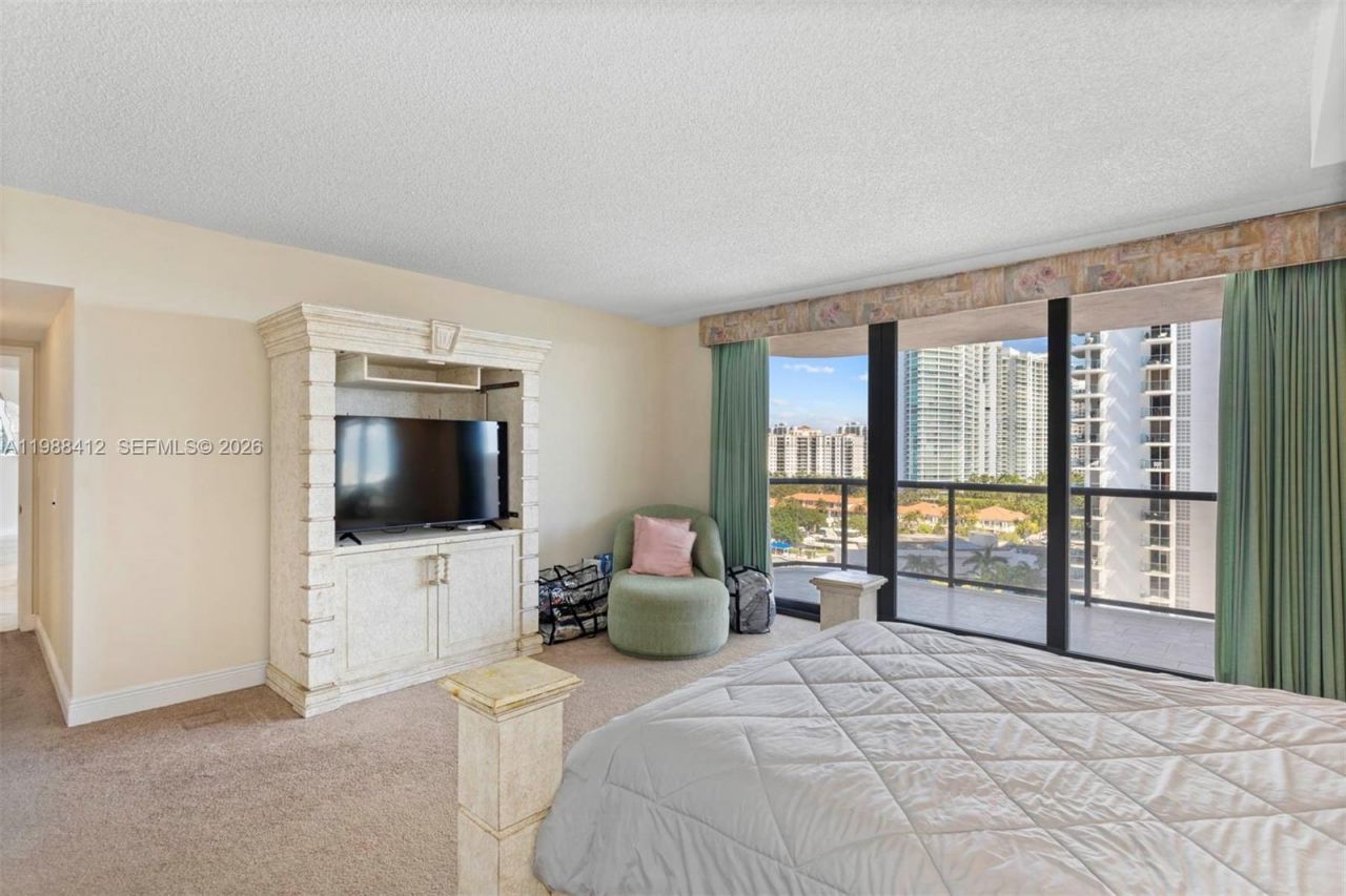 19667 Turnberry Way, Unit 11-H, Aventura, FL 33180 Photo