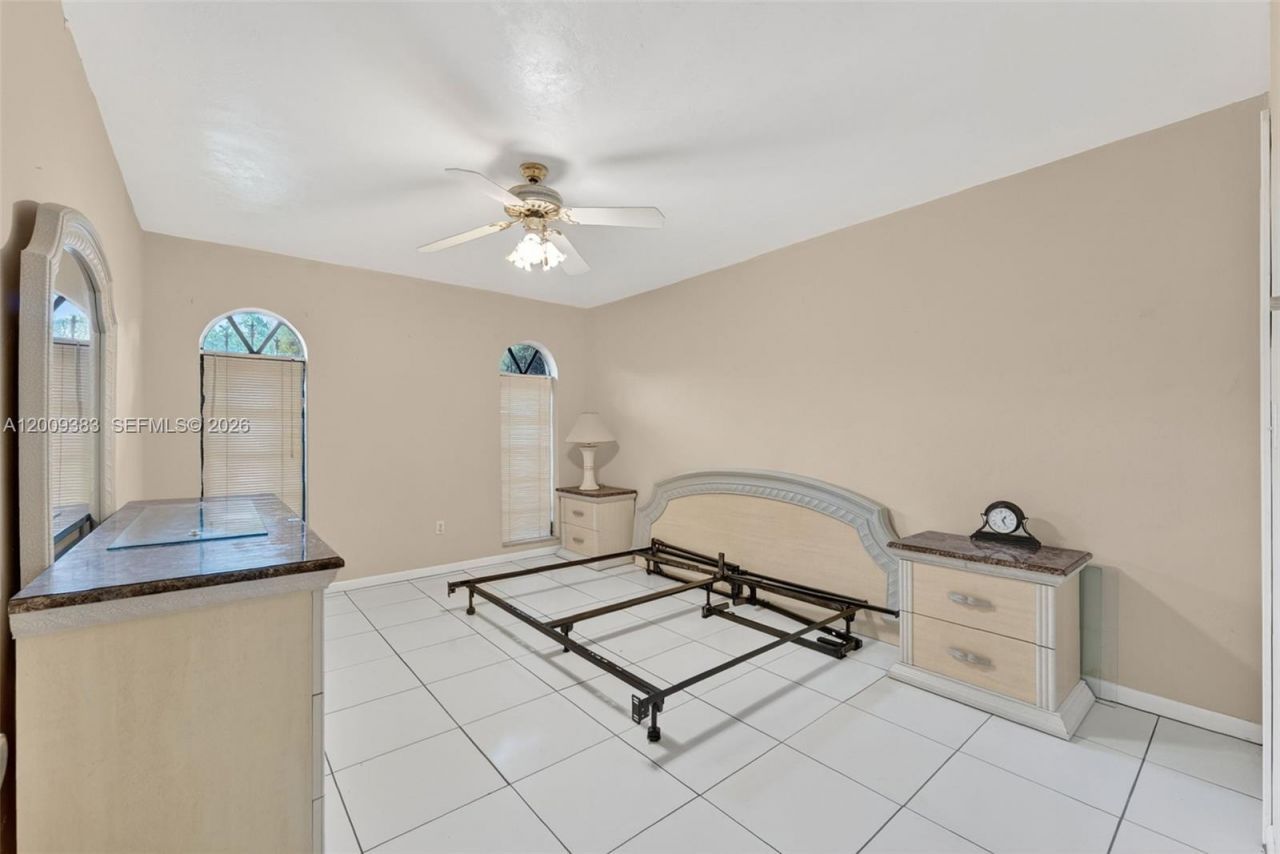2450 NW 108th St, Miami, FL 33167 Photo