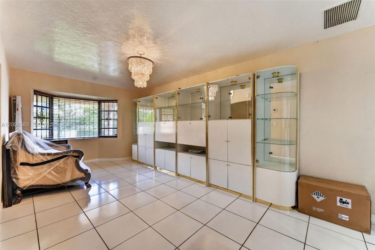 2450 NW 108th St, Miami, FL 33167 Photo