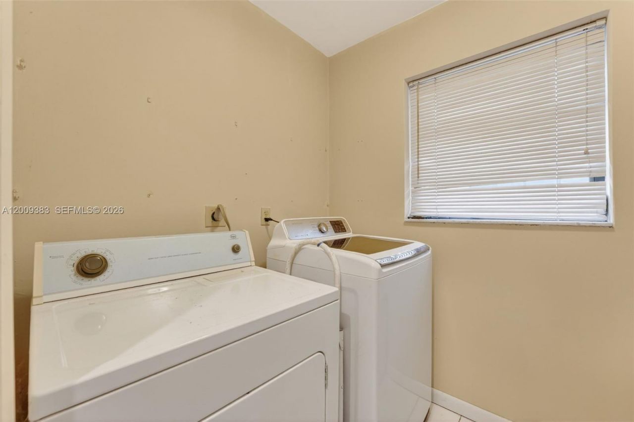 2450 NW 108th St, Miami, FL 33167 Photo