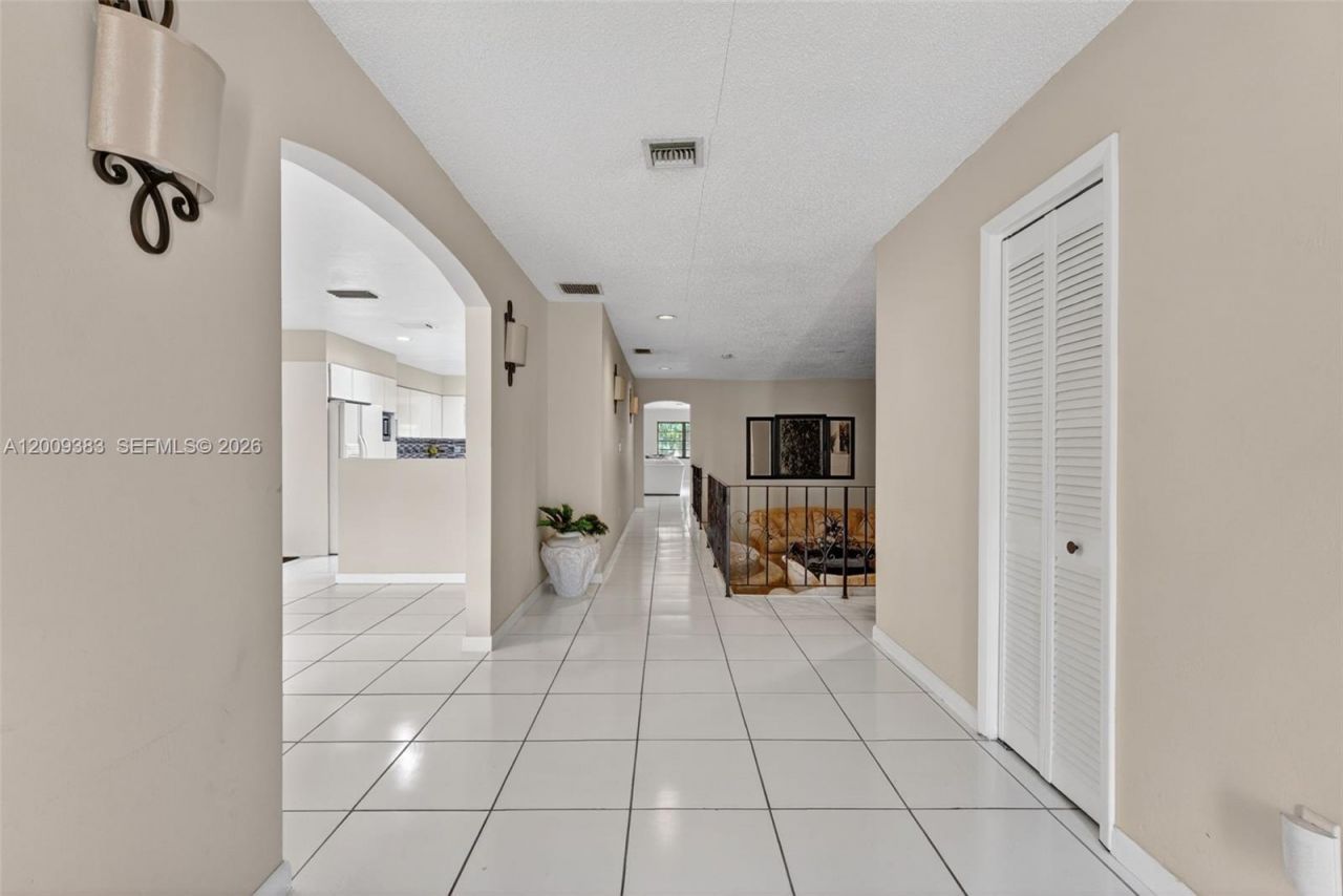 2450 NW 108th St, Miami, FL 33167 Photo