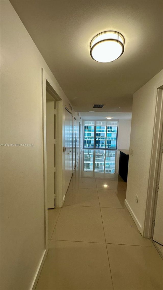 488 NE 18th St, Unit 2807, Miami, FL 33132 Photo