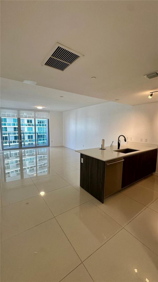 488 NE 18th St, Unit 2807, Miami, FL 33132 Photo