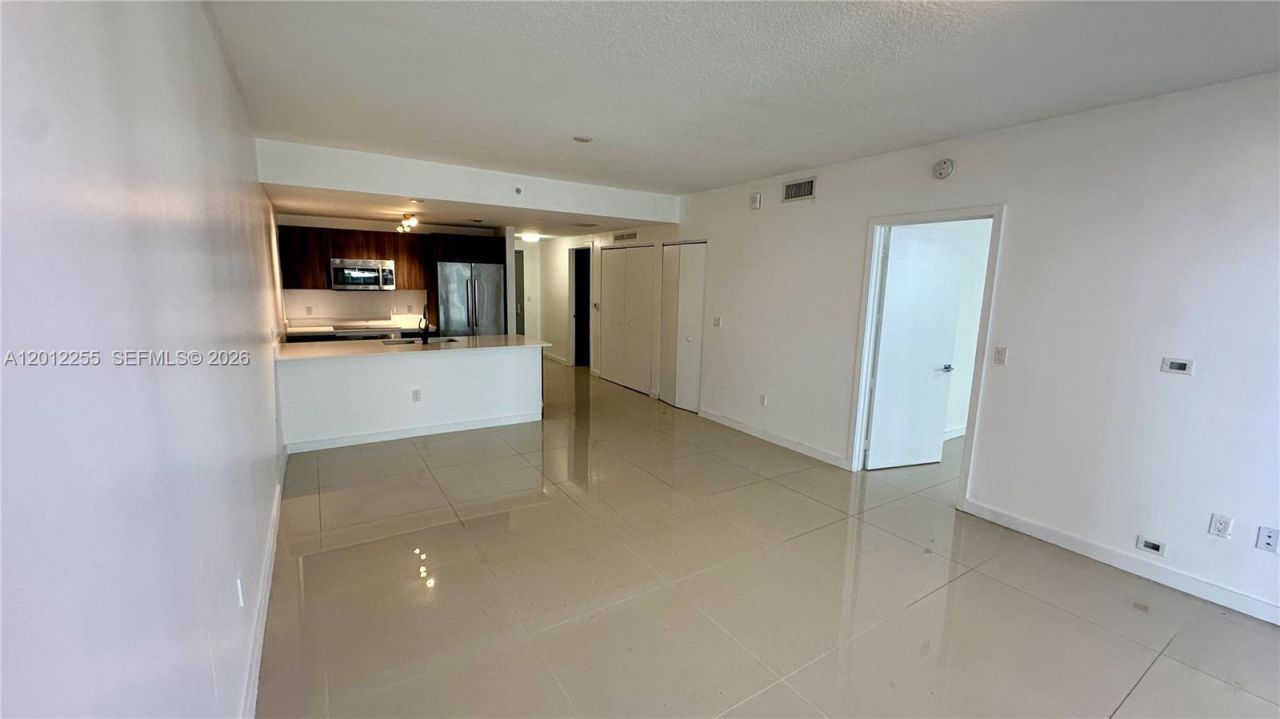 488 NE 18th St, Unit 2807, Miami, FL 33132 Photo