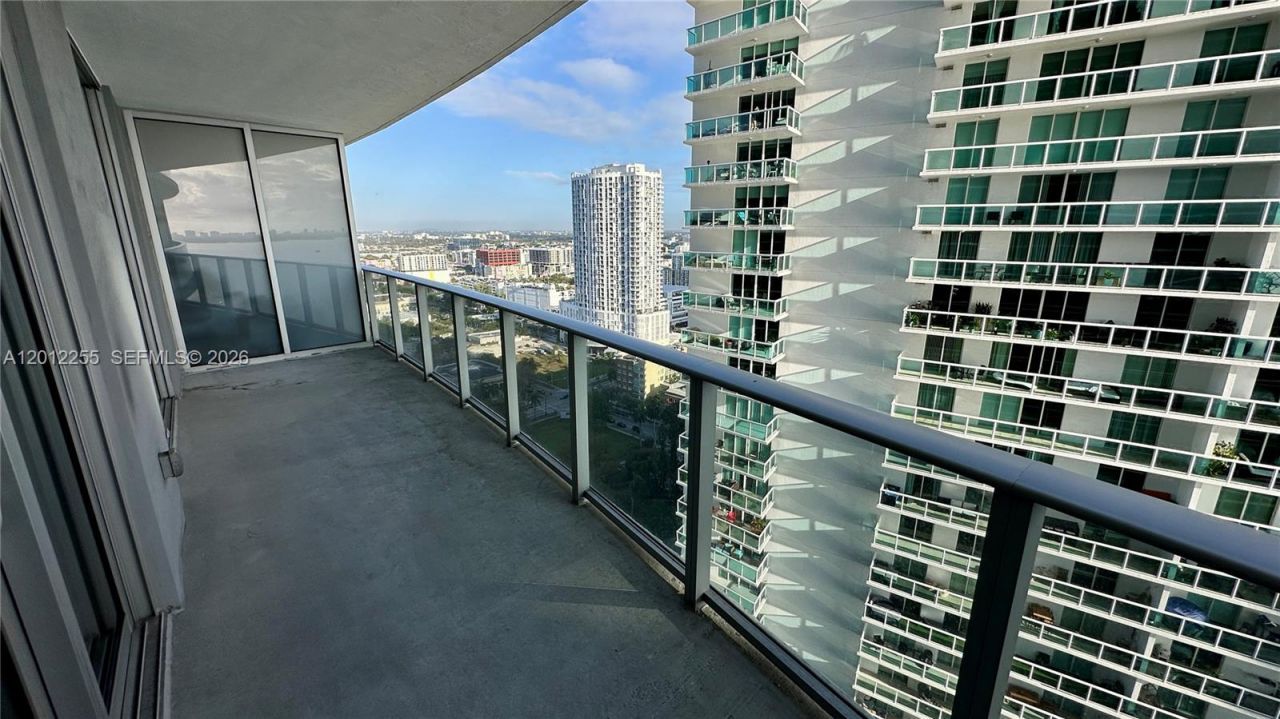 488 NE 18th St, Unit 2807, Miami, FL 33132 Photo